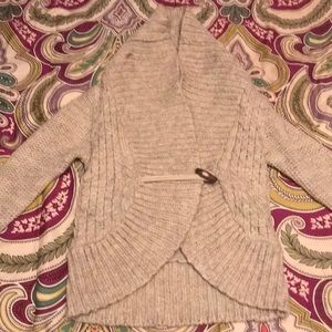 Cable knit buttoned cardigan